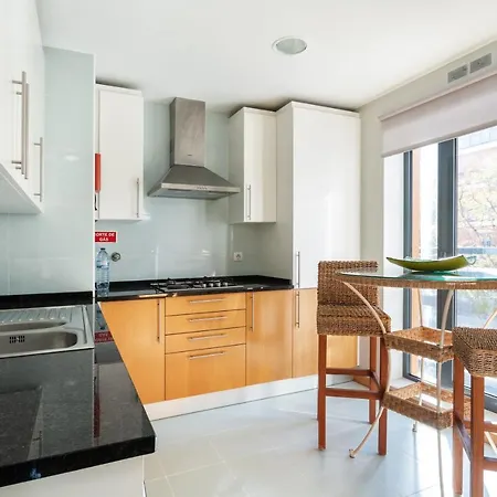 Apartment Privilege Ciboulette With Rooftop Pool, Village Marina -