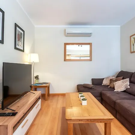 Apartment Privilege Ciboulette With Rooftop Pool, Village Marina - Olhão