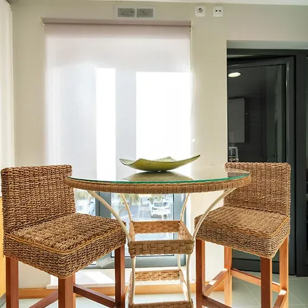 Apartment Privilege Ciboulette With Rooftop Pool, Village Marina -