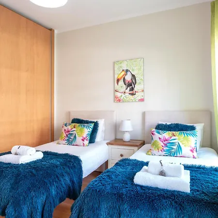 Privilege Ciboulette With Rooftop Pool, Village Marina - Appartement Olhão